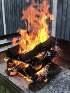 Open braai fire